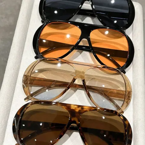 Women's Retro Aviation-Themed Oversized Sunglasses (4pcs) - Sunglasses for Women, 1960s Aesthetic, Pilot Style, Aviator Boldness, Chic Frames, Street Fashion Accessory, Ideal for Driving, Gift Option