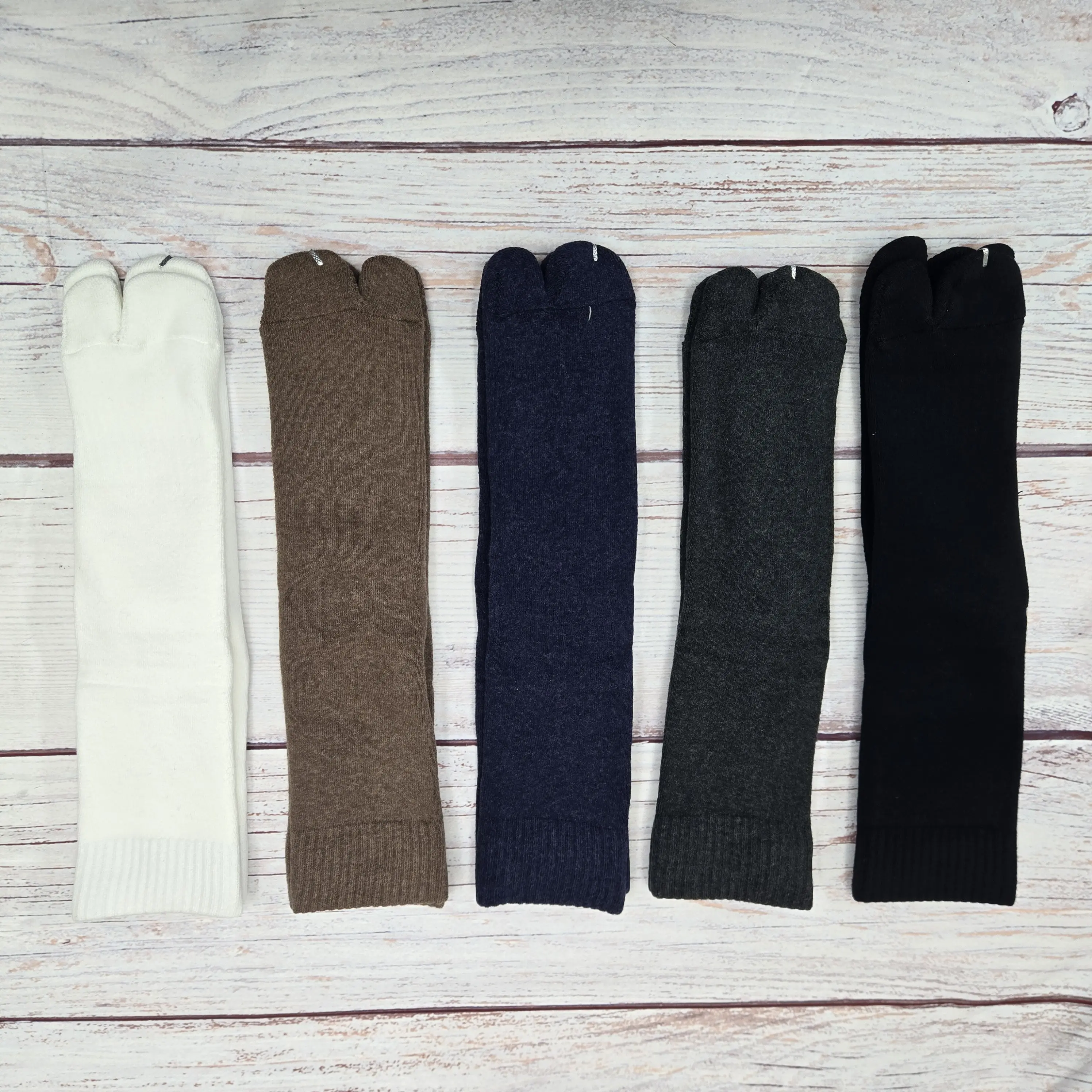 Women's Tabi Socks, Basic Streetwear Essential in Breathable Knit Cotton Blend, Split-Toe for Sandals & Sneakers, Thong, City, Chunky Sneakers, Thong Sandals, Basics, All Seasons, Everyday, Minimalist, Split Toe Fit, Plain Colors, Casual, Knit Sock, Knit