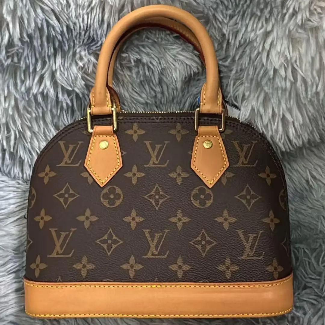 Pre-owned Louis Vuitton Alma BB monogram Crossbody Handbag Elegant & Durable Design for Everyday Use Repaired