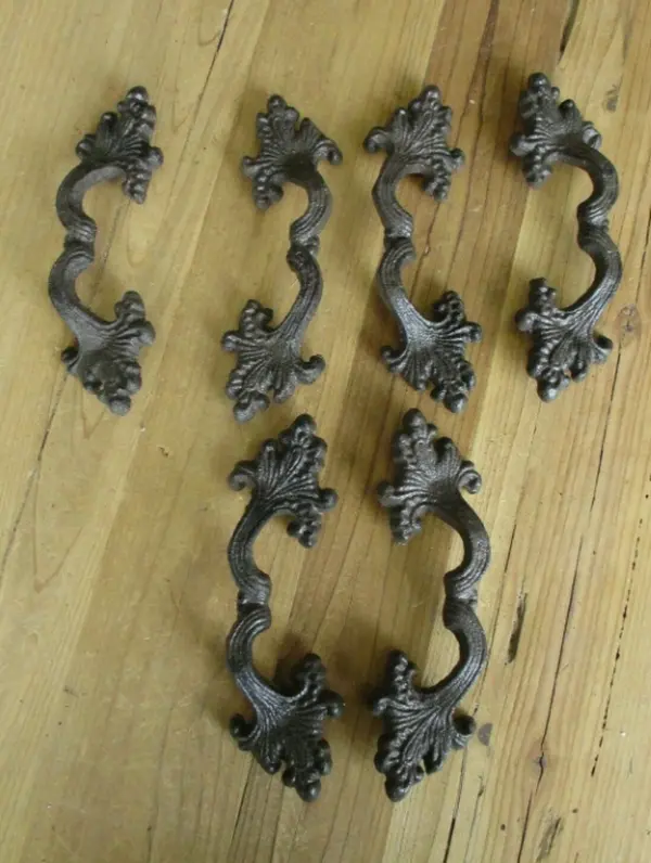 6 Cast Iron Antique Victorian Style Drawer Pull Barn Handle Door Handles Bin