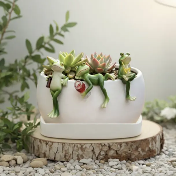 3 resin frog sculptures - romantic garden decoration, suitable for indoor balconies, outdoor courtyards and flower pots, suitable for weddings, festivals and seasonal celebrations. Frog garden decoration | Lively scene | Fine texture, frog decoration