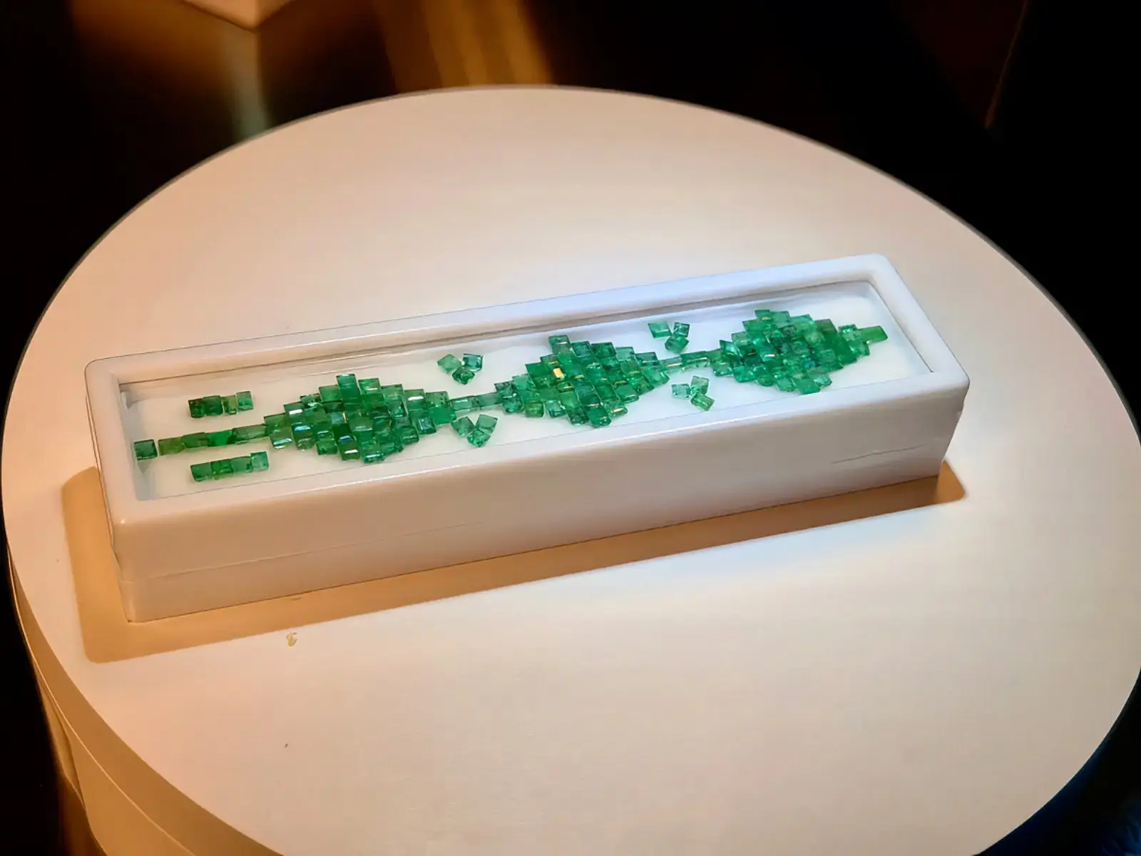 (10.33) Columbian Emerald Melee Parcel (WAVS6)