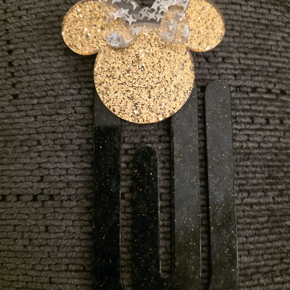 Acrylic Paperclip Bookmark with Glittery Gold Mouse Design and Black Sparkle Finish for Book Lovers