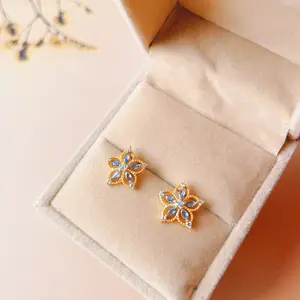 Vintage Jewelry, Vintage Earrings, 14K Gold Aquamarine Stone Floral Stud Earrings, Hollow Out Stud Earrings, Flower Earrings EM97