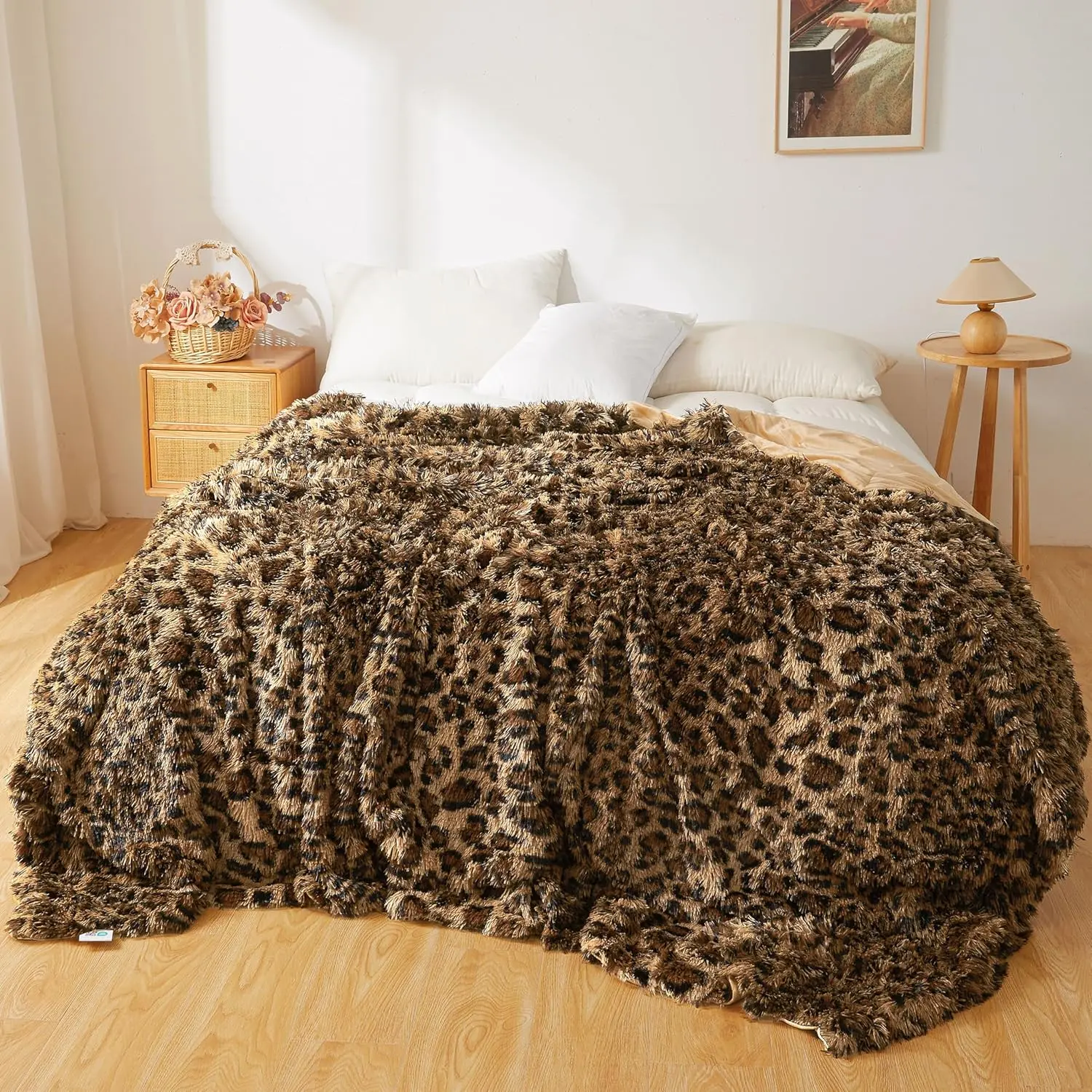 Fluffy Faux Fur Cheetah Print Bed Blanket Kids Adults Couples, Plush Fuzzy Wrap Round Large Leopard Queen Size Warm Shaggy Furry Blanket for Couch Sofa Bed