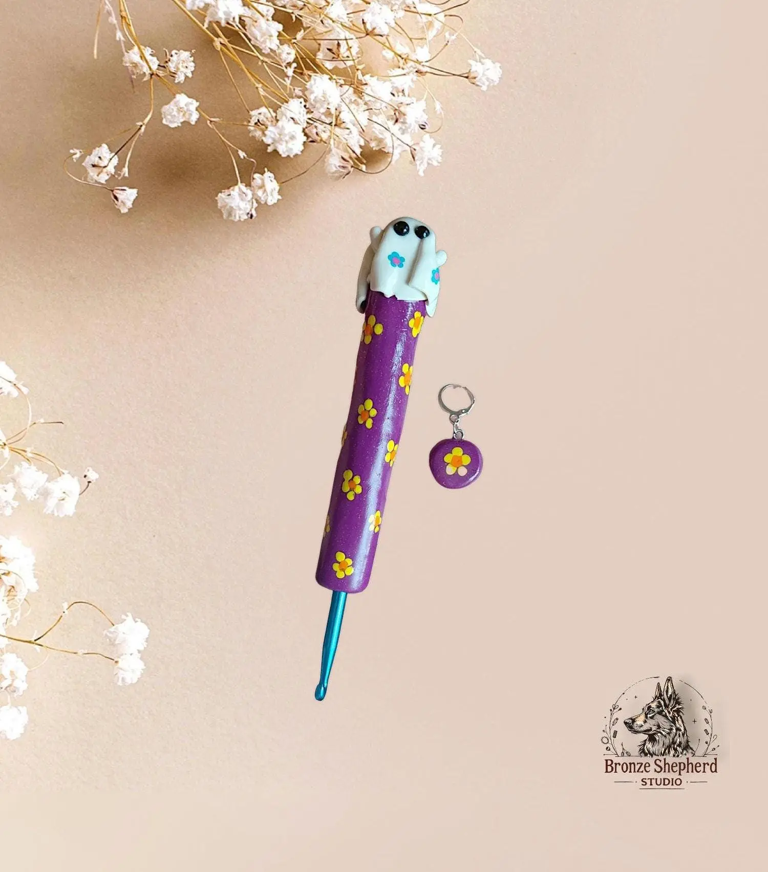 Polymer clay floral sheet ghost crochet hook / halloween holiday crochet hook / groovy daisy ghost crochet hook knitting accessory