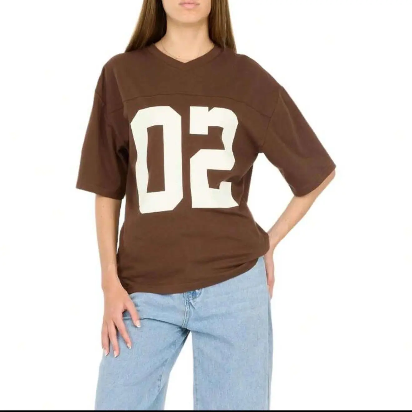 Forever 21 Women's Oversized V-Neck Graphic Jersey Tee, Soft Sporty Short-Sleeve Statement Top, Shortsleeve, Casual, Print, Sporty Chic, Vibe, Loose-Fitting, Affordable Fashion