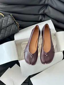Ancient Red Split Toe Ballet Flats - Soft Tabi Leather Shoes, Casual Flat Loafers for Office & Street, Retro Fashion Slip-On Shoes for Women