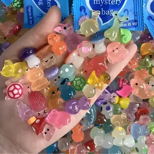 Random Color (pink Etc) Mini Resin Animal Decorating Ornaments, Luminous Resin Cute Animal Decoration Items, Creative Decorations for Home Office Desk, Luminous Resin Ducks, Glow In Dark Home Decor Accessory, Kawaii Display Decor, Decoration Figure