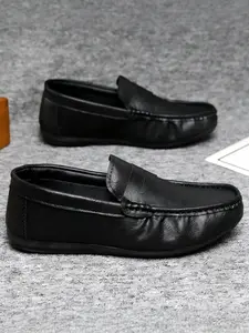 Men's British-style slip-on casual shoes, soft leather one-step loafers, elegant for business commuting and daily wear