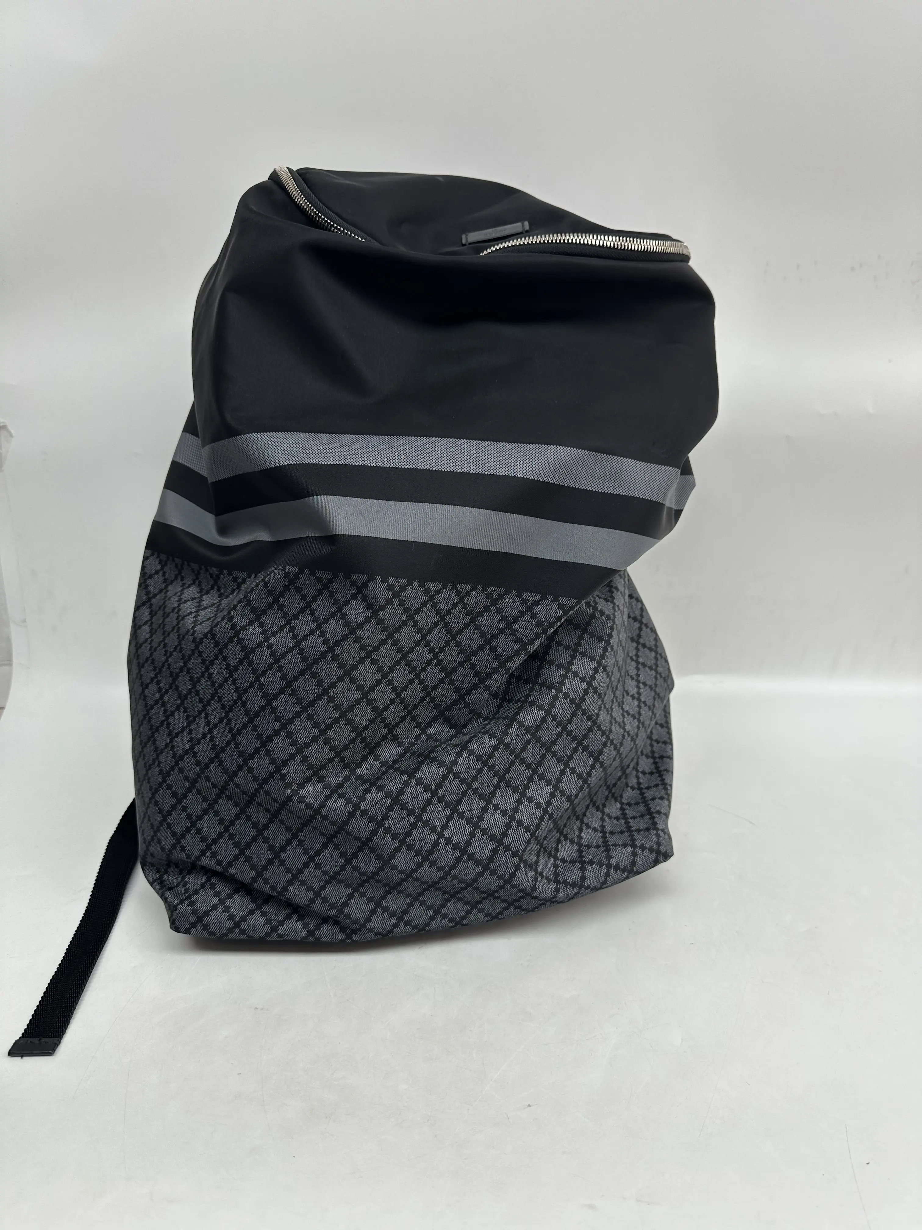 Pre-owned GUCCI Unisex Large Diamante Pattern Black Nylon SOHO Backpack Grey Web Stripe, Zipper Closure, Travel Rucksack (Pre Loved Luggage & Bag)