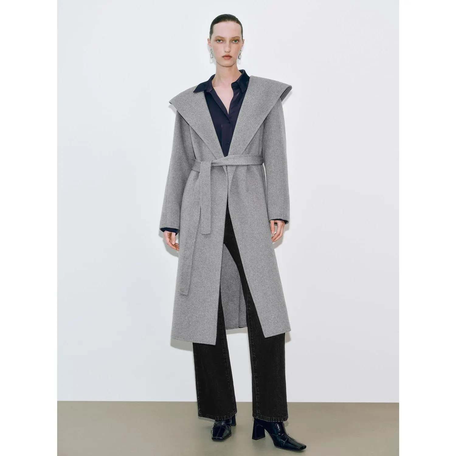 URBAN REVIVO Lady's 2026 Spring Wool-Blend Polyester Coat - Collared Wide Lapel, Long-Sleeve, Loose-Fitting, Mid-Length Premium Fabric Stylish Outerwear, Collared Neck, Acrylic, Textured Woven Fabric