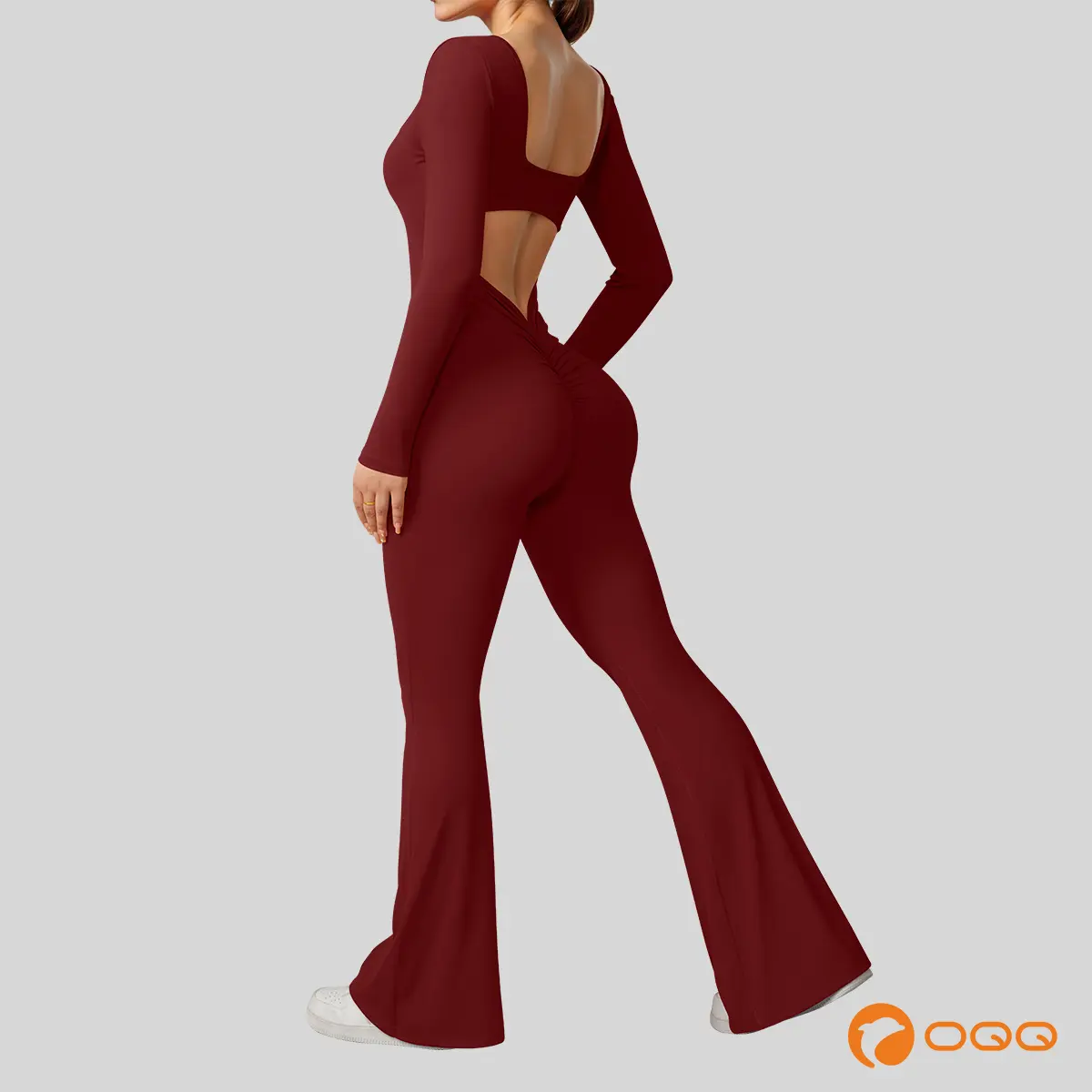 OQQ Women's Athleisure Jumpsuit, Stretchy Long Sleeve Workout Outfit with an Open V-Back, Wide Legs, and Removable Padding, Athleisure Style, Gym Clothing, Workout Jumpsuit