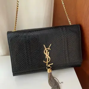 Pre-owned Yves Saint Laurent leather Shoulder Bags YSL black python Kate gold hardware shoulder bag