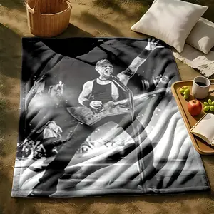 1 piece James Hetfield's spectacular moments at live concerts themed flannel blanket - Super soft fluffy flannel sofa blanket, suitable for beds and sofas, all-season use, modern design, digital printing, 100% polyester material, machine washable