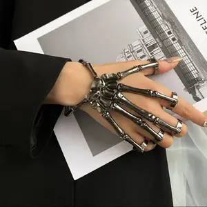 Gothic Skull Fingers Wristband Unisex Metal Skeleton Hand Bone Bracelet With Adjustable Ring For Women Halloween Party Jewelry