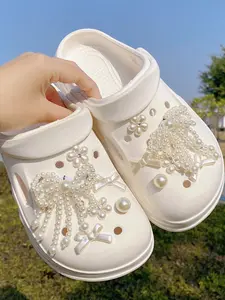 12 Piece DIY Detachable Garden Shoe Accessories, Bling Shoe Charms, Pearl Bow, Rhinestone Flowers, Beaded Shoe Clips, Rhinestone Shoe Decoration, Shoe Embellishment Set, Women's Sandals Slippers Beach Bags