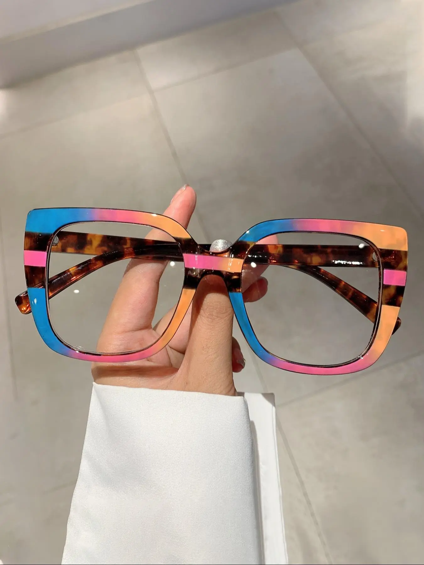 Spring Summer New Minimalist Casual Tortoiseshell Eyeglasses for Women for Everyday Use, Stylish Square Frames, Fashion Eyewear