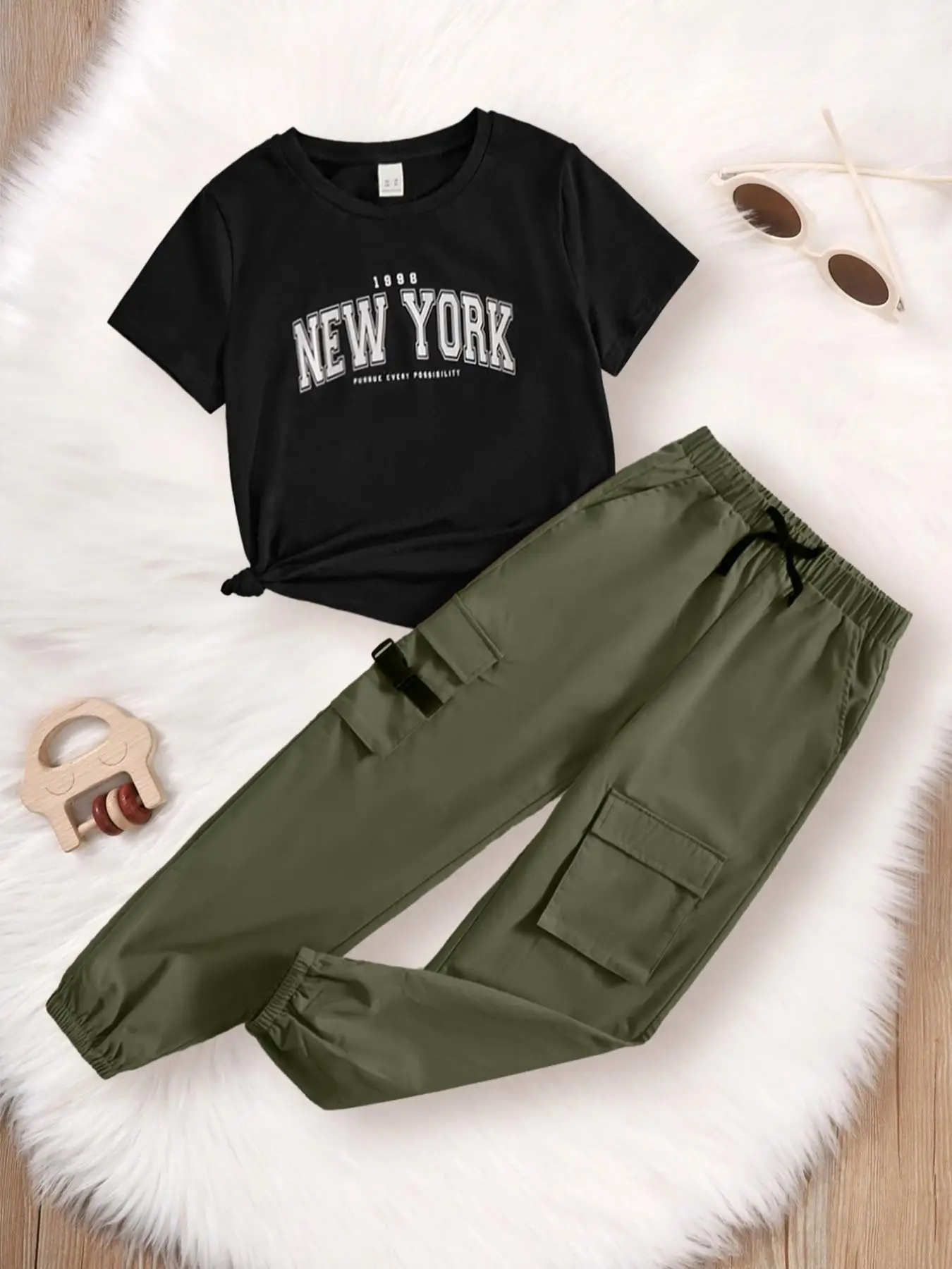 Two-Piece Set Girl's Letter Print Tee & Pocket Cargo Pants Set, Casual Short Sleeve T-shirt & Pants for Summer, Kids Clothes for Daily Wear