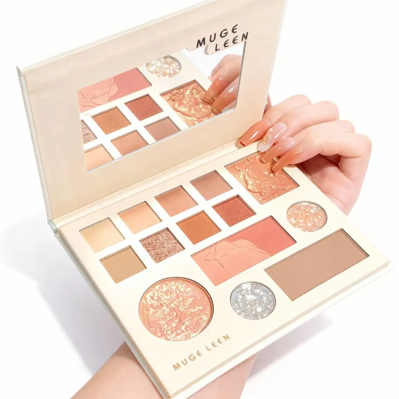 Muge Leen 8-in-1 Year of Tiger 3D Carved Cosmetic Eyeshadow
