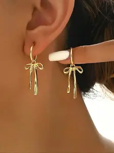 1 Pair Dainty Gold Bow Earrings For Women - Sparkling Cute Sweet Feminine Gold-Tone Statement Jewelry, Versatile Accessory For Daily/Party/Dating/Celebration, Ideal Gift For Her