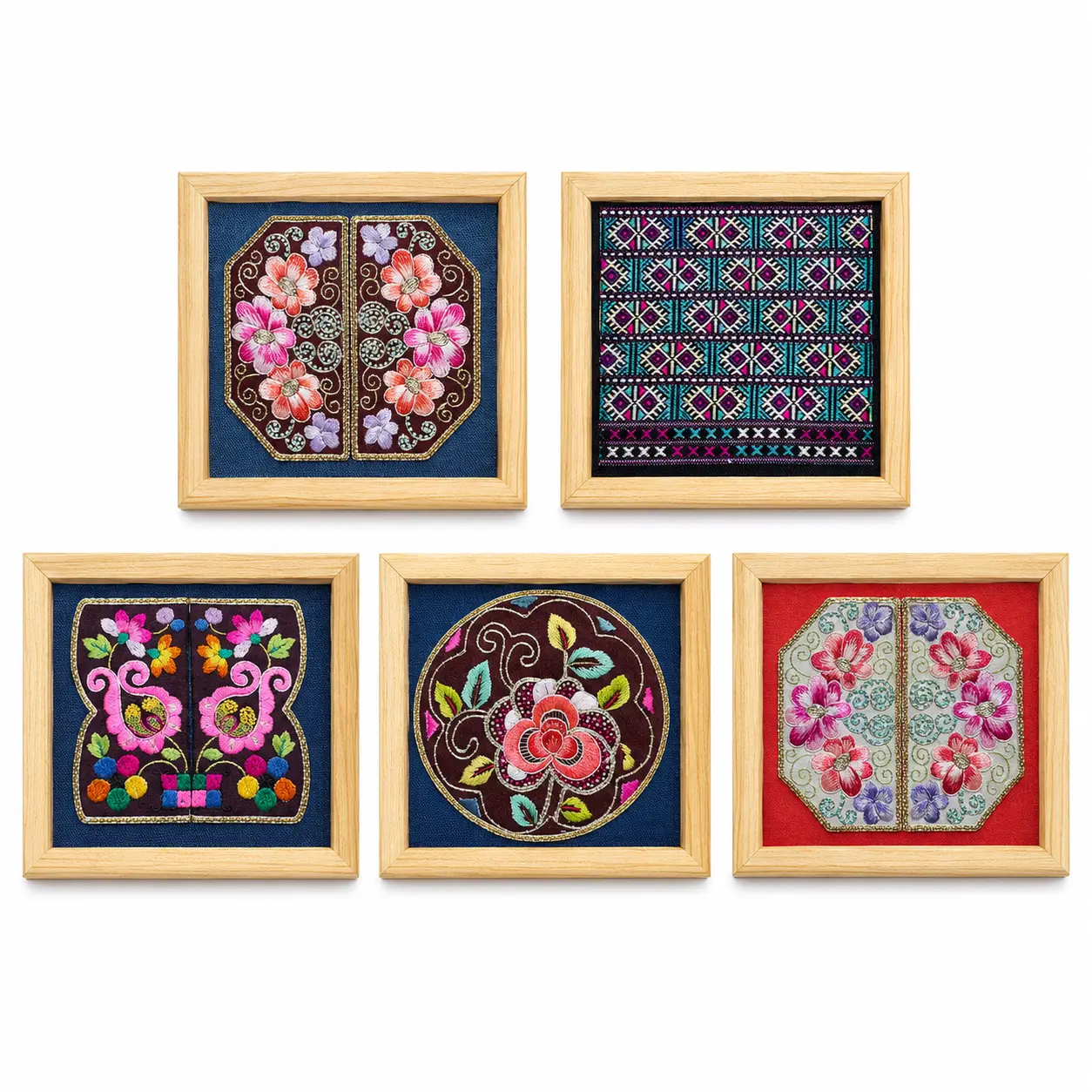 Handmade Miao Embroidery Fabric Wall Hanging - 12x12cm Traditional Floral Artwork, Hangable Decoration, Home Decor Accessory, Indoor Decoration Gift (Fashion Charm Accessory), Flower, Display, Handmade Textile Decor, Varied, 12 X 12 Cm, Craft Corner