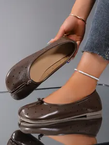 Women's Split-Toe Flat Shoes, Leather-Like Perforated Comfort Ballet Flats, Dual Colors, Ideal for Daily Wear