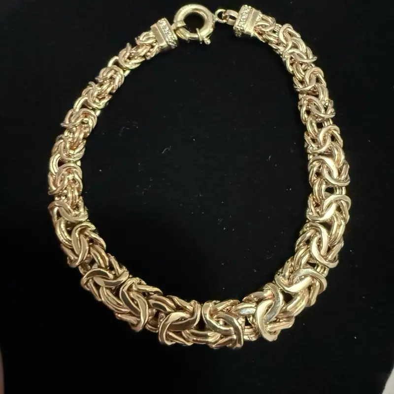Manilla de Mujer Size 7.5 - Pulsera de Oro 10k con Diseño Intricado y Cierre de Seguridad