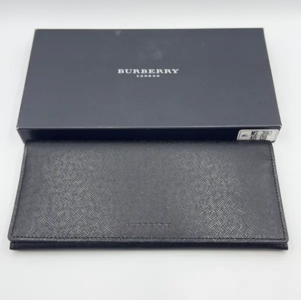 Pre-owned BURBERRY Calfskin Small leather goods Black Embossed Cowhide Leather Long Bifold Wallet J8081909
