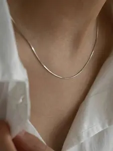 Stainless Steel Round Snake Bone Necklace, 18k Clavicle Chain, Fashion Minimalist Luxury Jewelry for Women, Versatile Everyday Wear, Elegant Necklace
