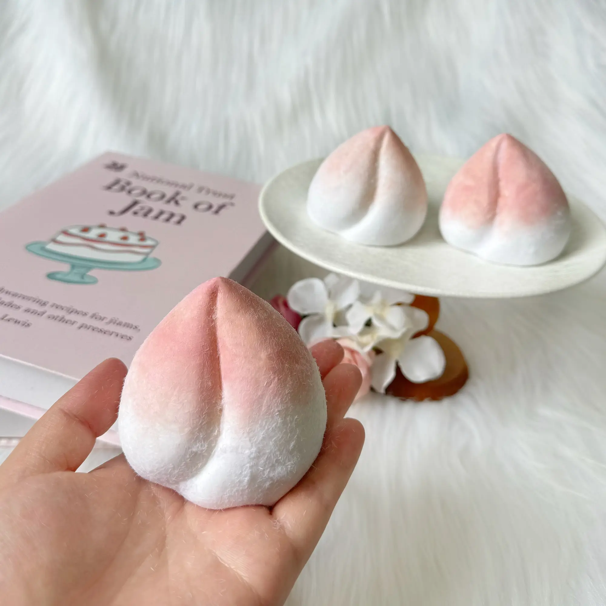 [Classic Squish Texture] Unisex 164g Silicone Peach Stress Relief Toy - Slow Rebound, Decompression, Fun Squeeze, Christmas Gift, Party Use