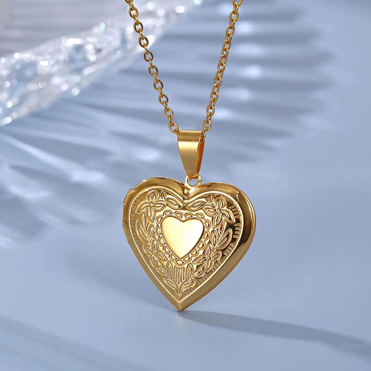 Patterned Heart Photo Locket Necklace, Stainless Steel Commemorative Pendant, Meaningful Gifts for Boyfriend, Family, and Friends, Boyfriend Gifts, Heart Necklaces, Heartfelt Gift