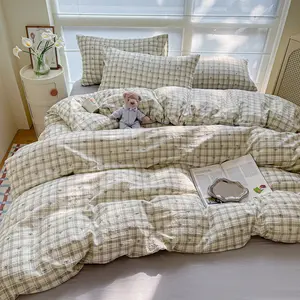 4PC Ceam Grey plaid bow print four piece set, Comfy Bedding Set, comfortable bedding set, including 1 duvet cover, 1 bed sheet, and 2 pillowcases, in a retro English style, suitable for single/double /largeand extra large beds. Made of 100% polyester