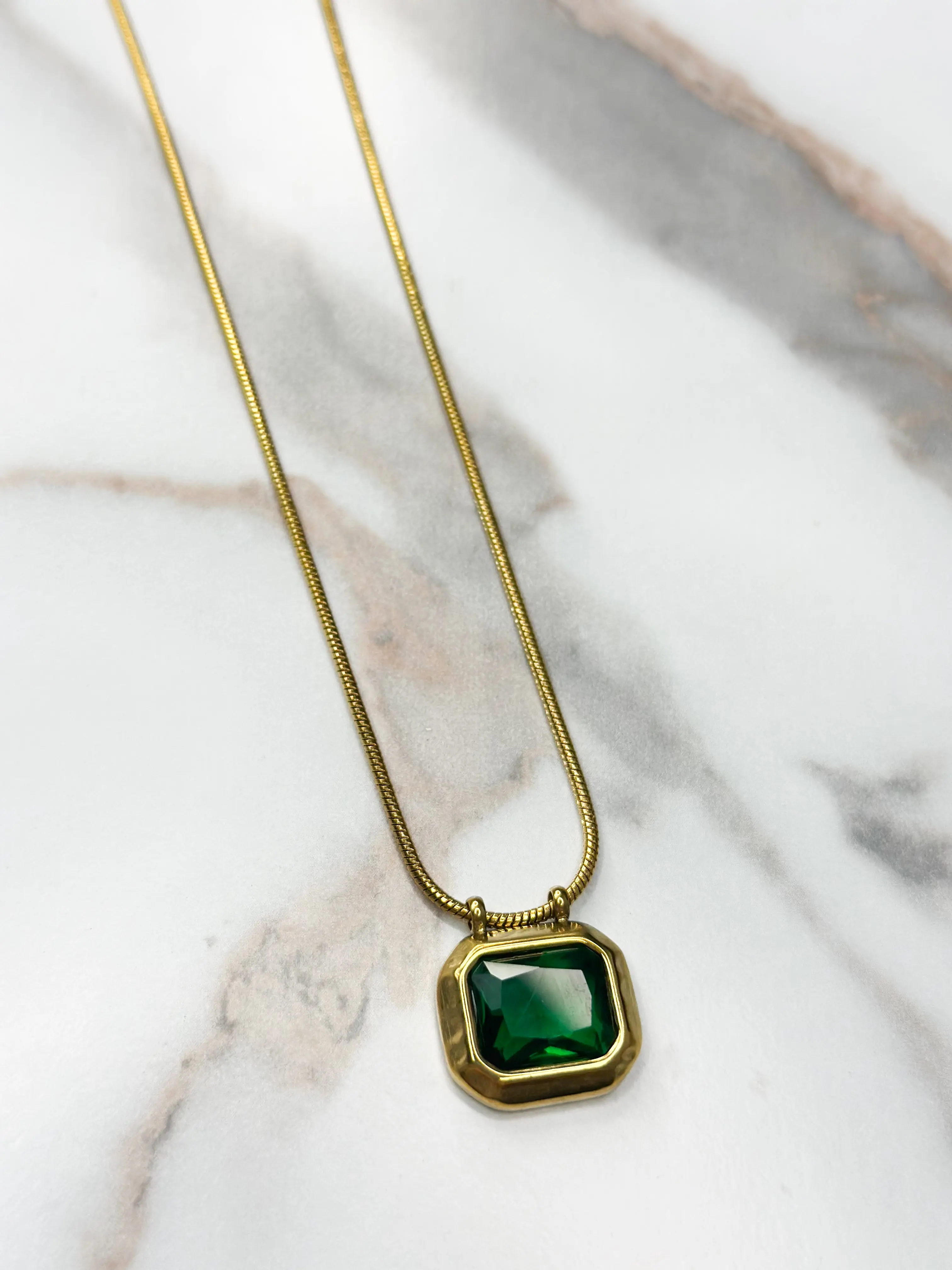 Elle Emerald Green Pendant Necklace