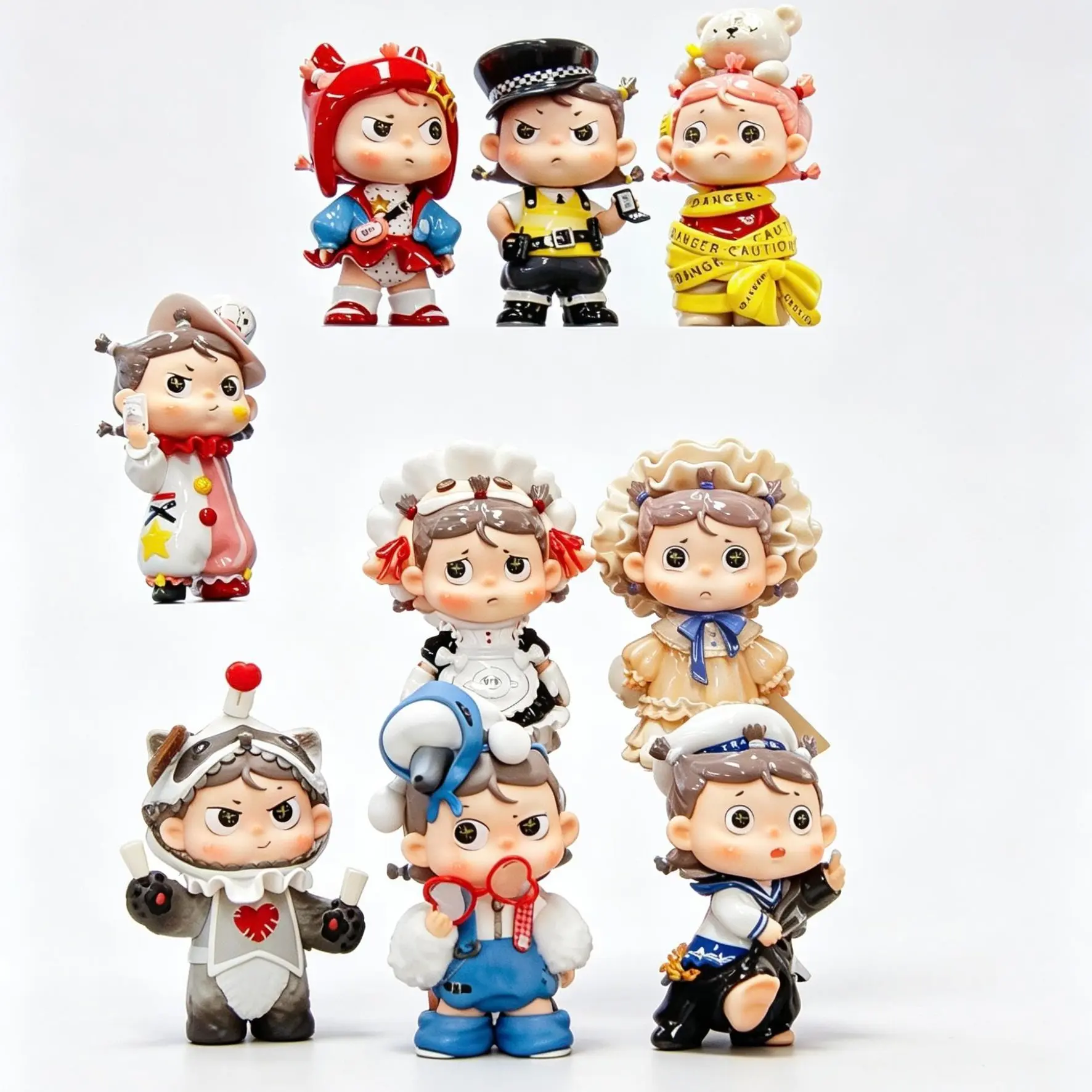 Detective Daisy - Castle Mystery Series Doll Ornament Collection