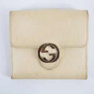 Pre-owned GUCCI Leather small leather goods Beige Interlocking G Double Hook Compact Wallet #2282
