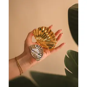 Under The Sea Shell metallic Claw