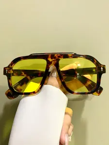 Retro Trendy Flat Top Large Frog Glasses for Men and Women, Decorative Eyeglasses for All Seasons, Trendy Beach Eyewear