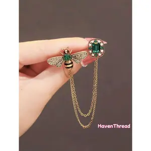 Rhinestone Decorated Bee Design Brooch, Exquisite Clothes Brooch for Women & Girls for Daily Clothing Decor, Trendy Temperament Brooch for Birthday Gift, Chain