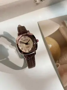New Fashion Small Dial Square Watch for Women, Unique Wristwatch, Simple Vintage British Style, Small Quartz Watch, Fashionable Analog Watch, Casual Watch