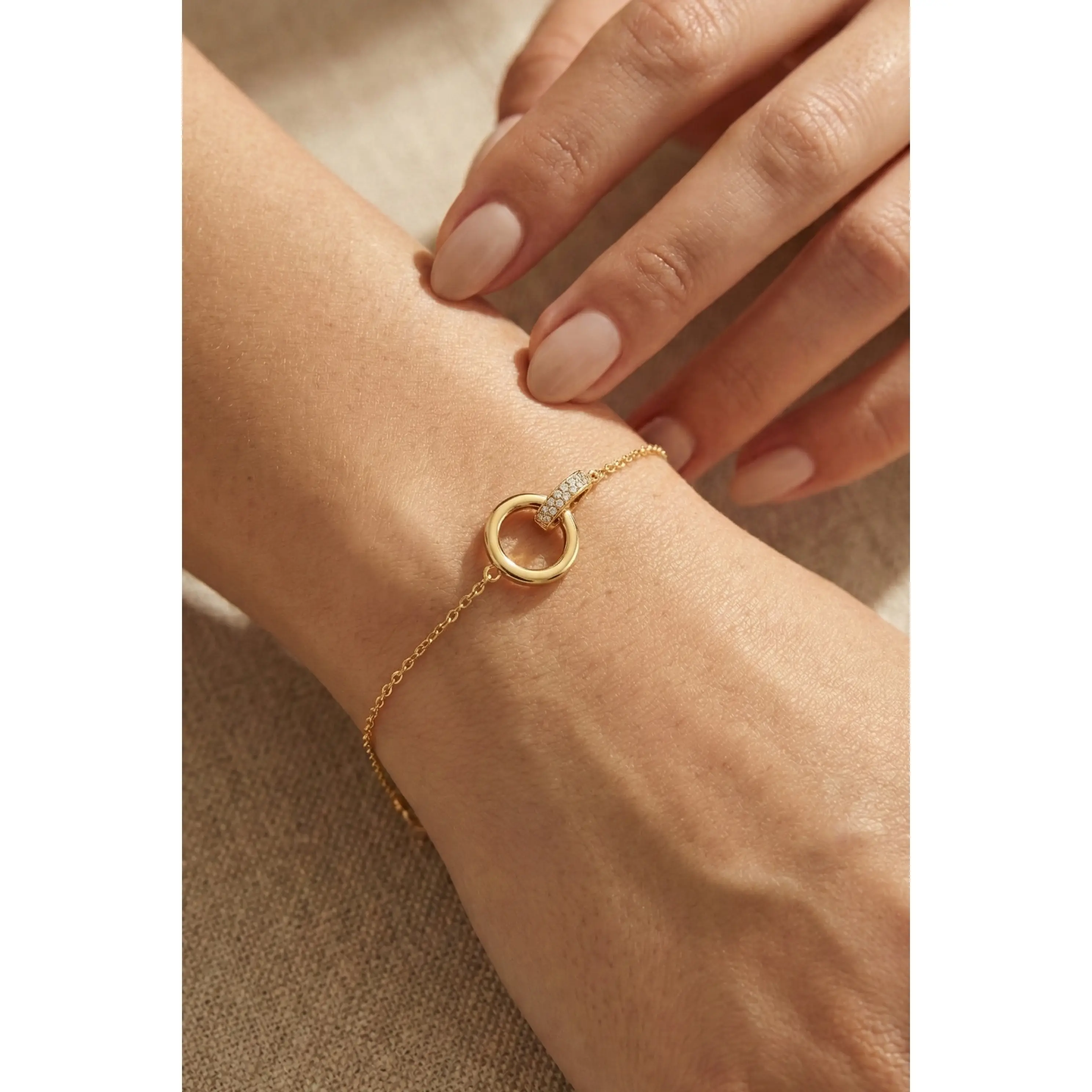 Carro Interlocking Circle Bracelet