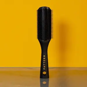 PATTERN Beauty Shower Brush | No-Breakage Wet Detangling & Definition for Curly & Coily Hair