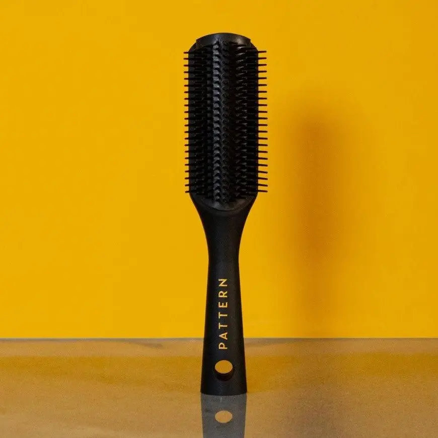PATTERN Beauty Shower Brush | No-Breakage Wet Detangling & Definition for Curly & Coily Hair PATTERN Beauty Shower Brush | No-Breakage Wet Detangling & Definition for Curly & Coily Hair
