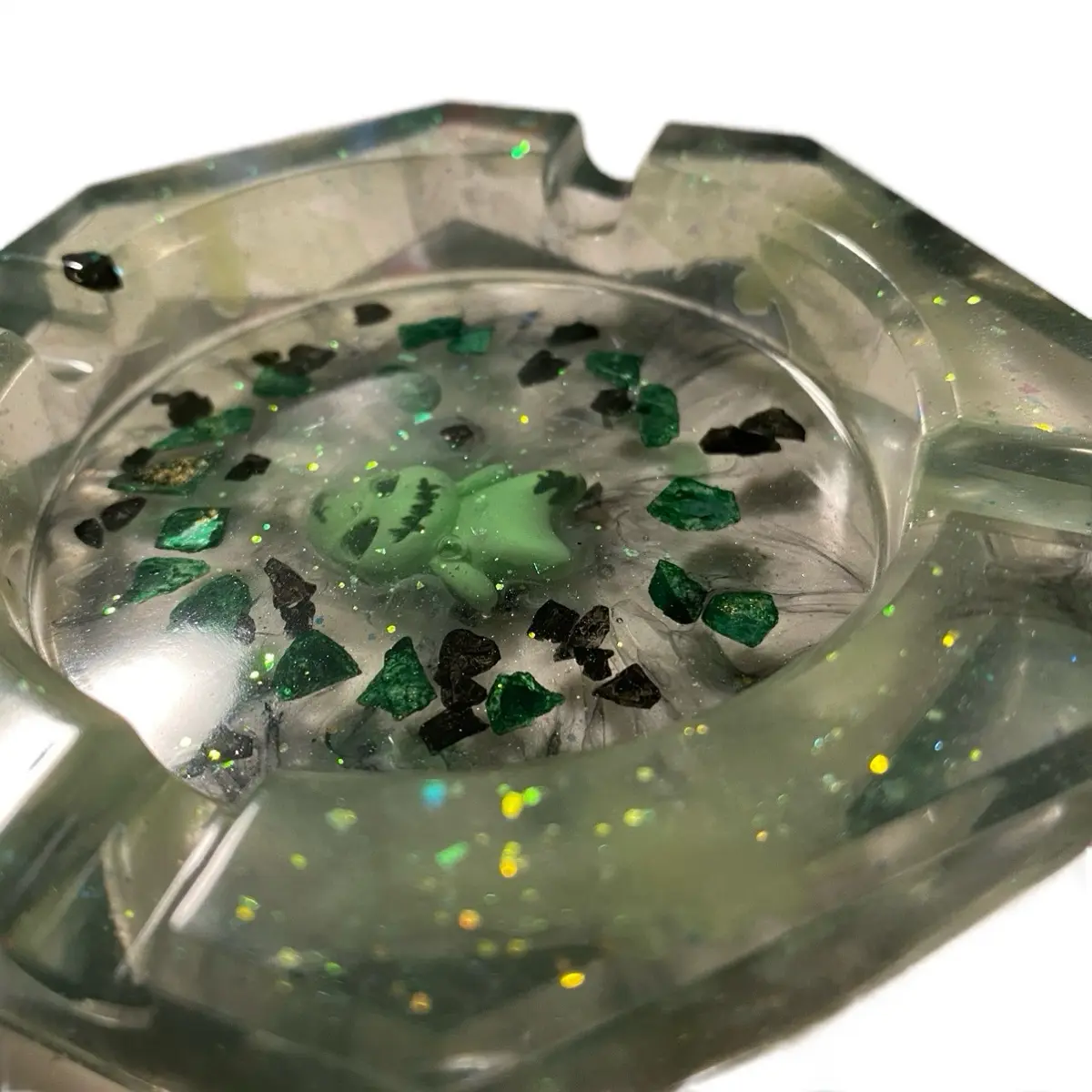 Custom Ashtrays , Handmade Epoxy Smoking Accessories