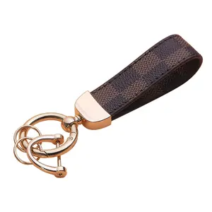 2pcs Leather Print Keychain Universal Keychain Leather Keychain Car Keychain Car Metal Horseshoe Shape Keychain