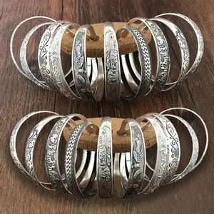 Random 5 pieces of retro ethnic style hollow carved adjustable bracelet set, women's bracelet, Christmas and Halloween holiday gift friendship bracelet