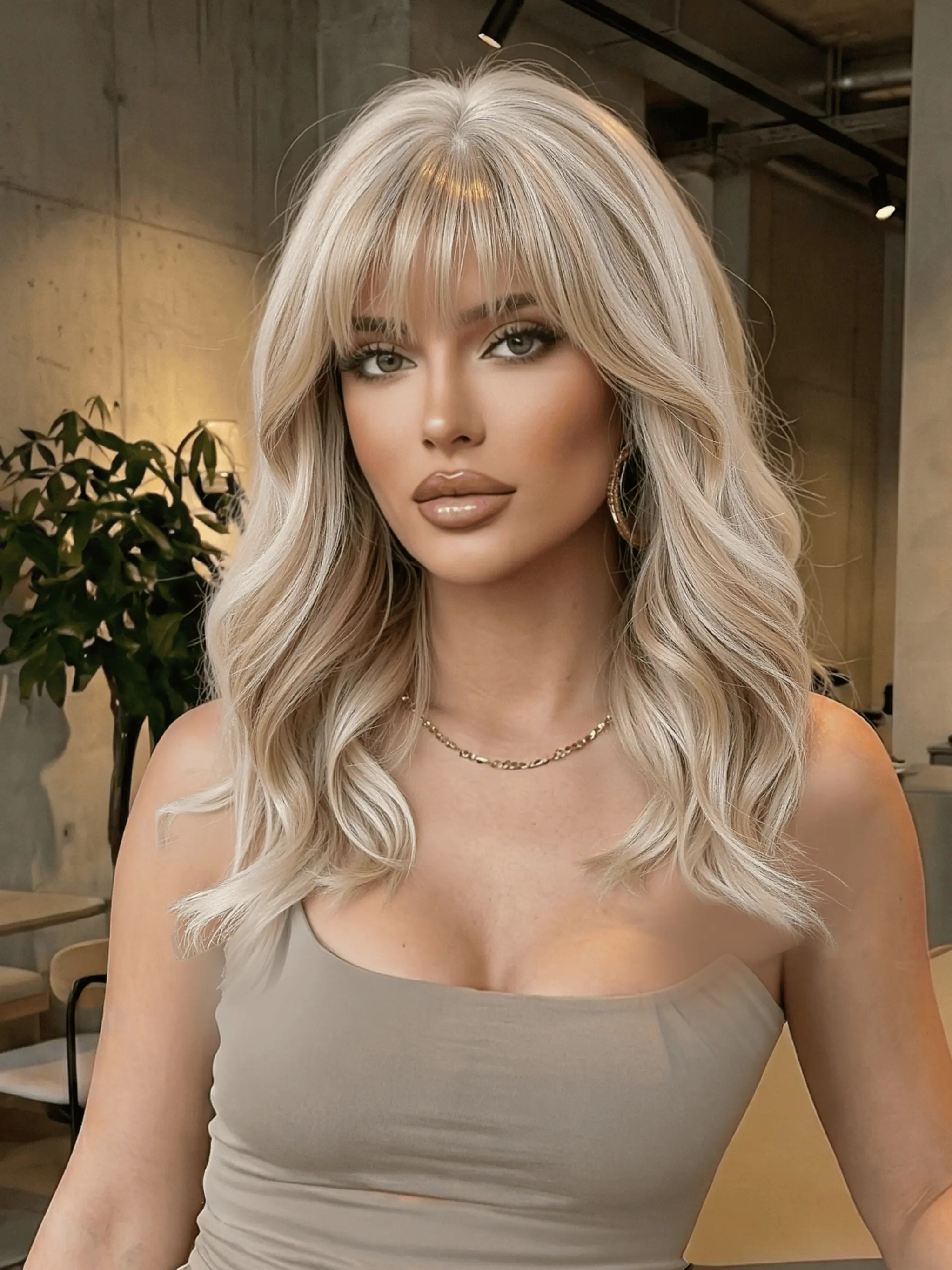 Butter Blonde Short Wavy Bob Wig with Bangs, Medium Length Curly Hair Design, Heat Resistant Synthetic Fiber, Synthetic Hair Wigs, All Season Wear