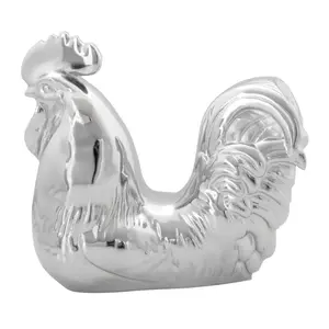 Grand General – Sitting Rooster Hood Ornament