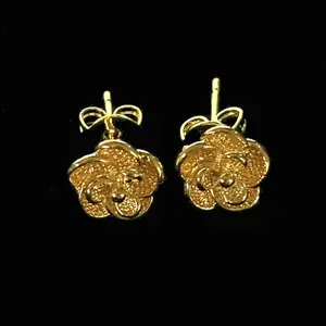 Flower Gold-plated (Not Sure) Gold Tone Stud Earrings marked '999', 1.1 gram, 8x8mm