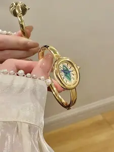 Luxurious Bracelet Watch with Sparkling Diamonds, Elegant Design, Analog Quartz Movement, Dial, Metal Case, All Seasons Wear, Diamond Wrist Watch